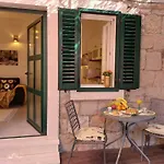 Διαμέρισμα Old Town Oasis