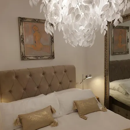 Апартаменты Old Town Oasis