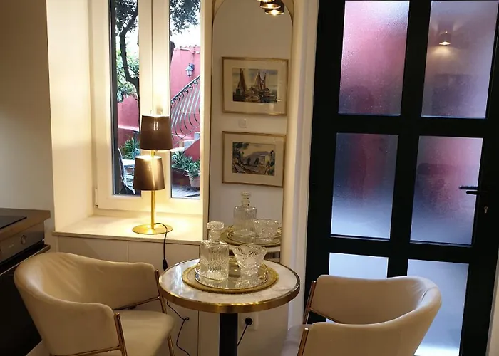 דירה Old Town Oasis *