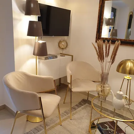 Old Town Oasis Apartment