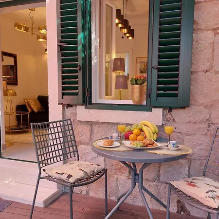 Old Town Oasis Split